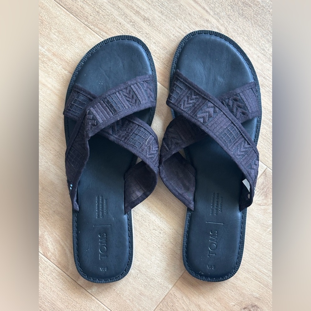 TOMS Viv Criss Cross Slip On Slides - Tribal pattern - 8